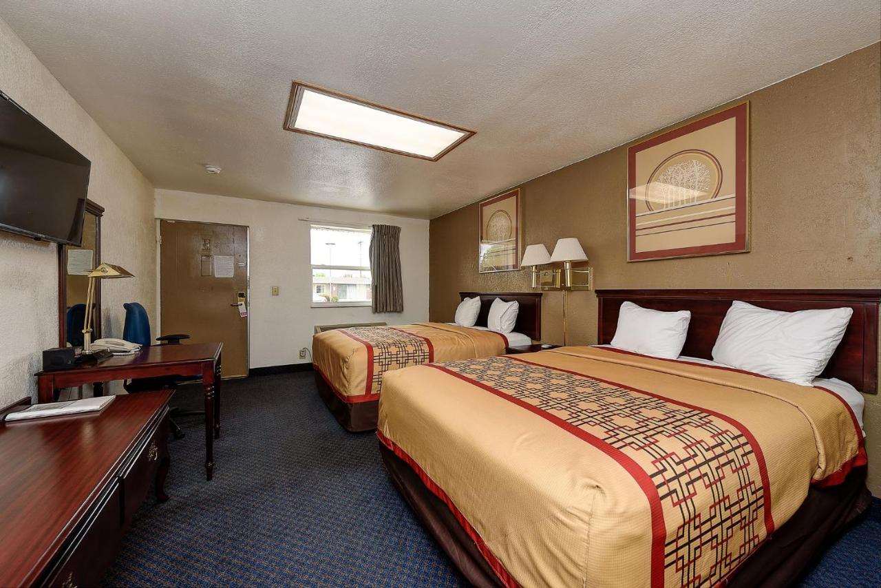 Guest Inn Rogers Exterior photo
