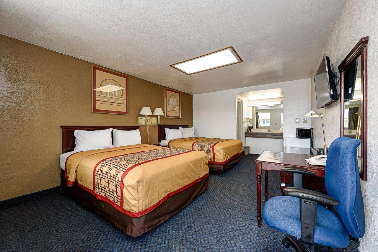 Guest Inn Rogers Exterior photo
