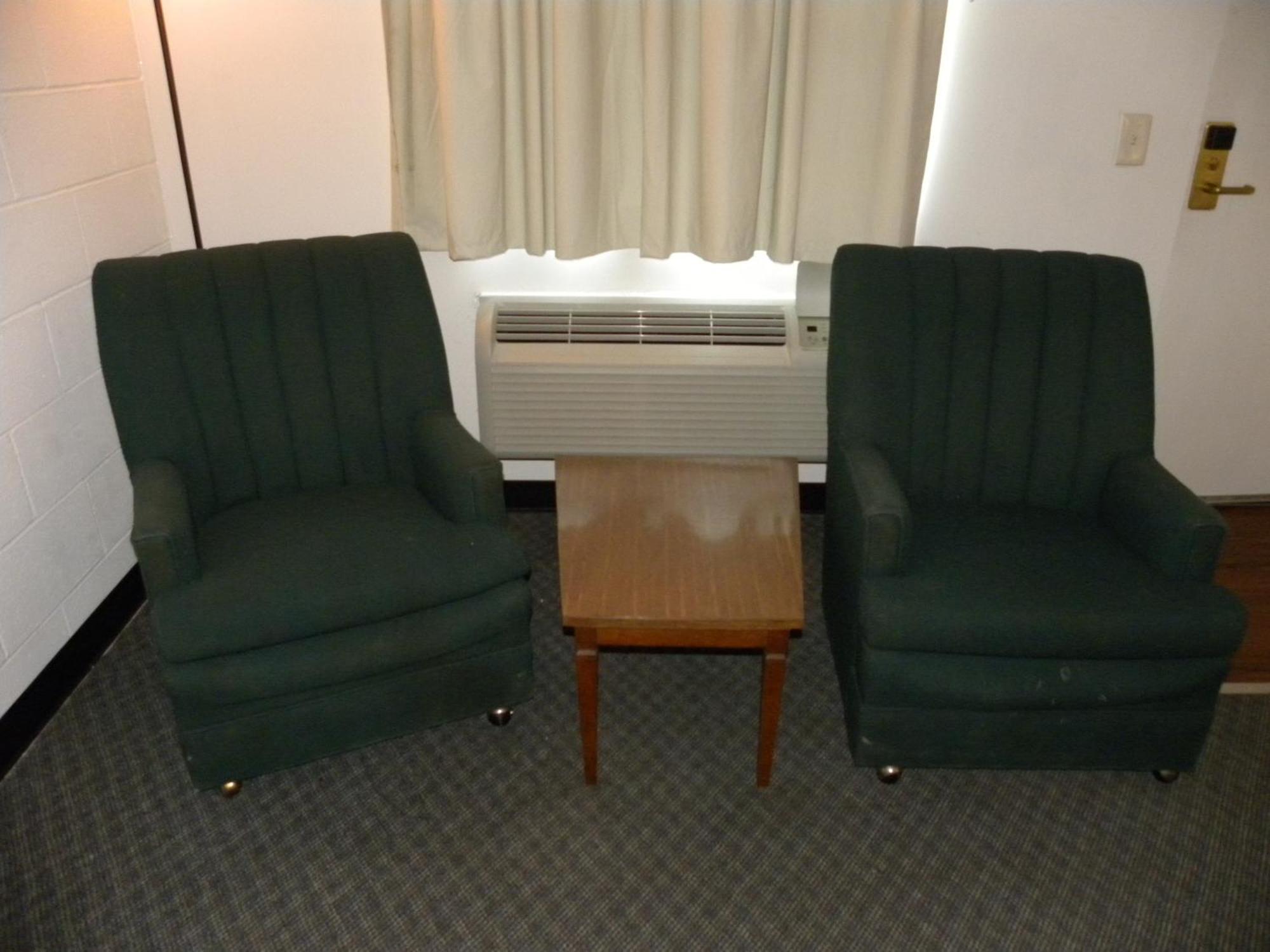 Guest Inn Rogers Room photo