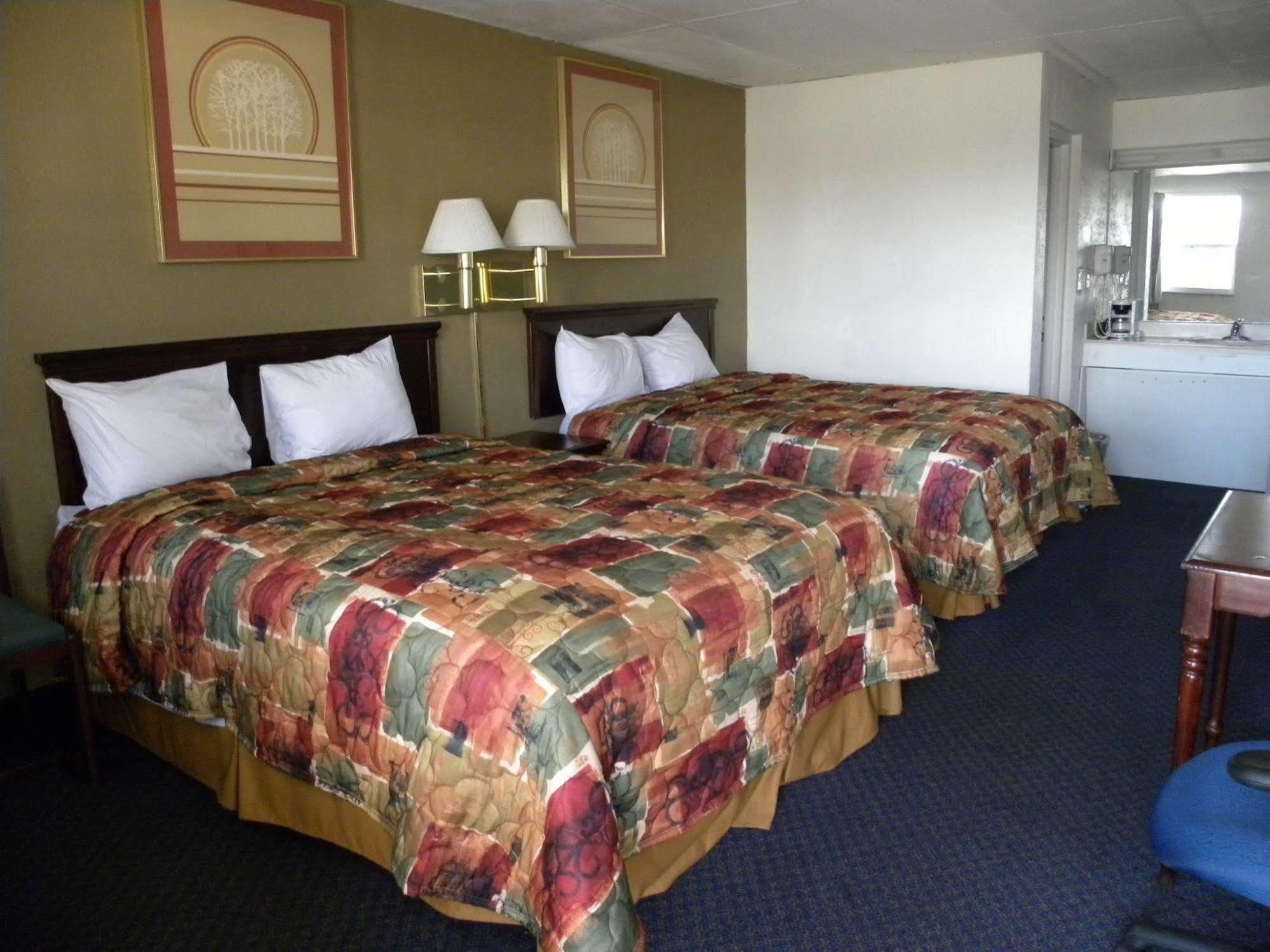 Guest Inn Rogers Exterior photo
