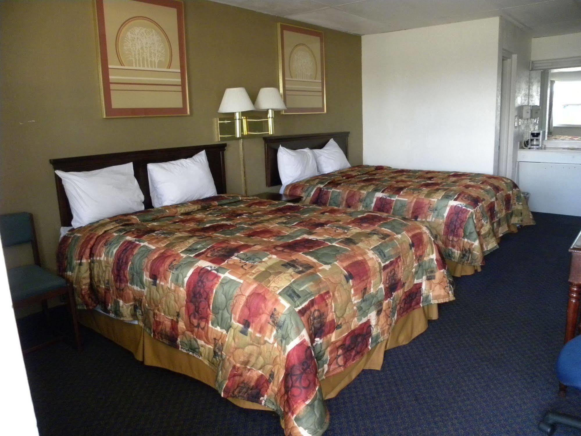 Guest Inn Rogers Exterior photo