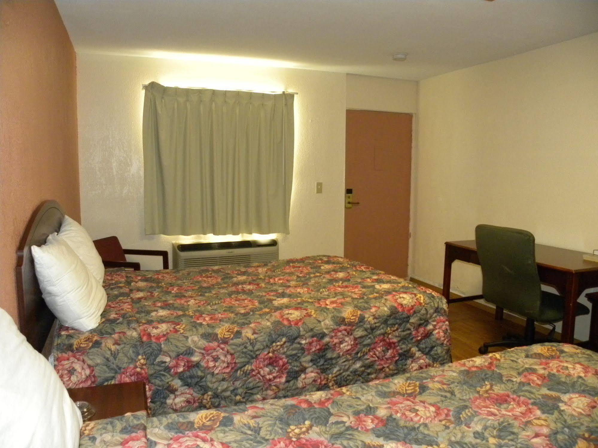 Guest Inn Rogers Exterior photo