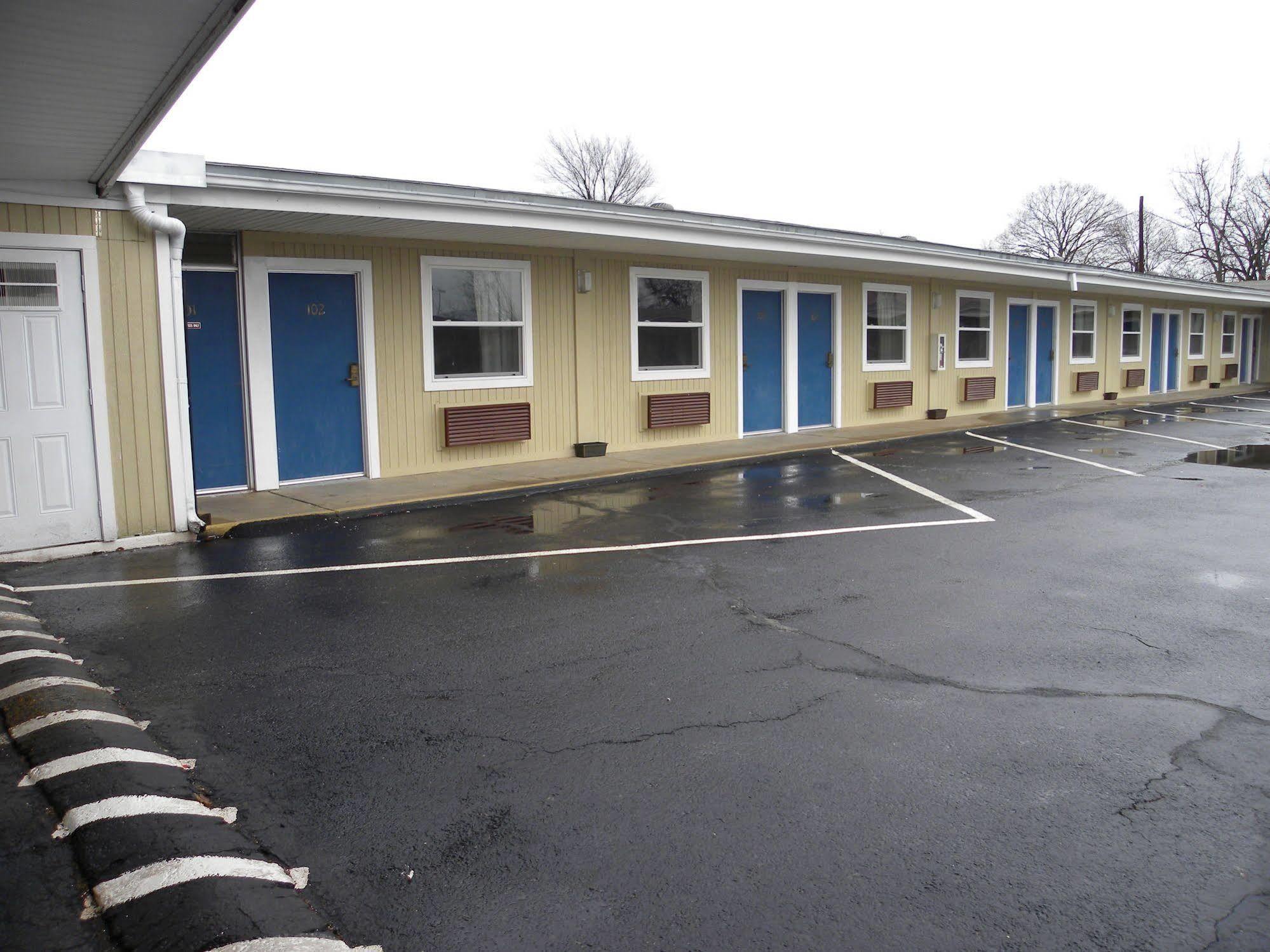 Guest Inn Rogers Exterior photo